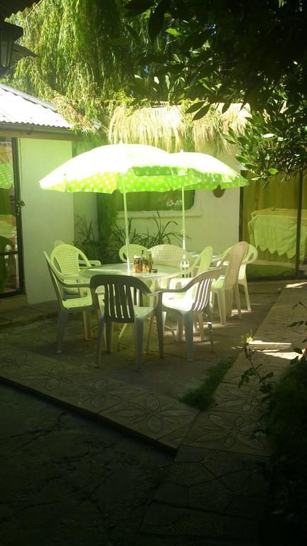 Hostal Vida 2000 Santa Cruz Exterior photo